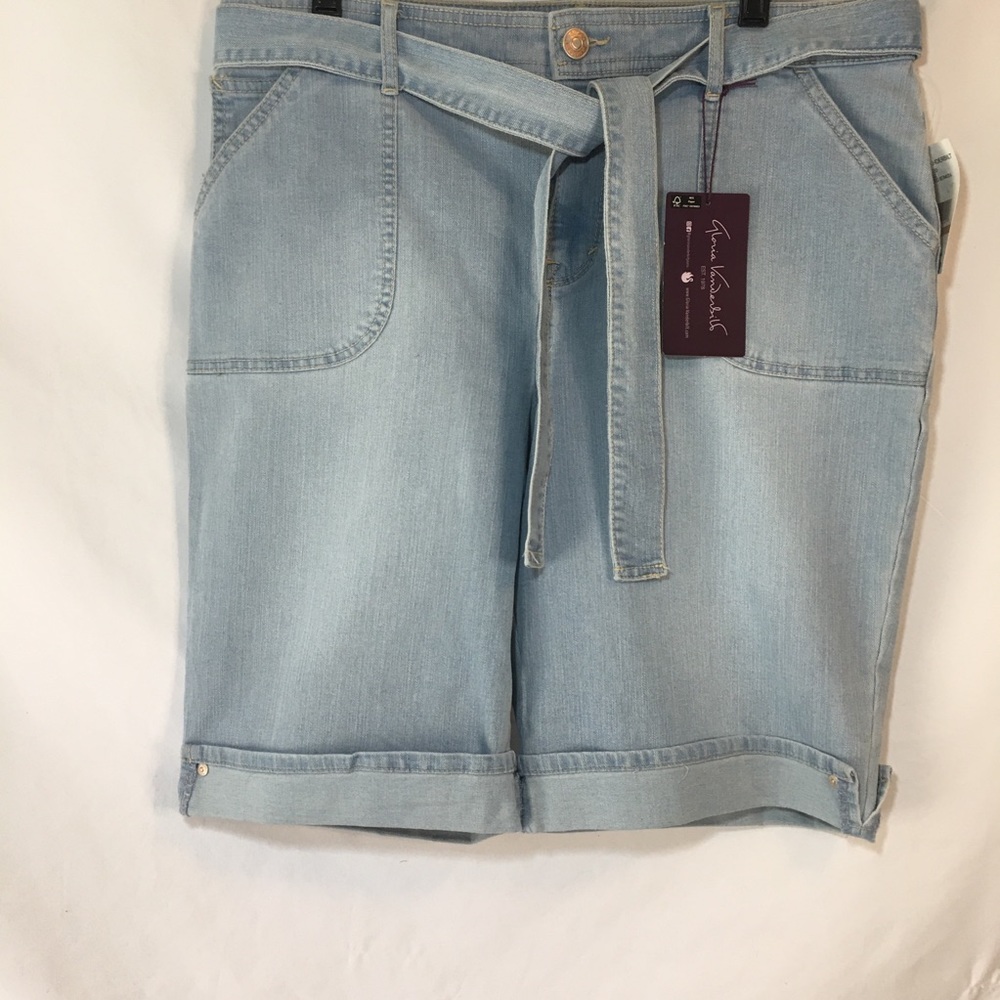 NWT Women's Lightwashed Bermuda Shorts